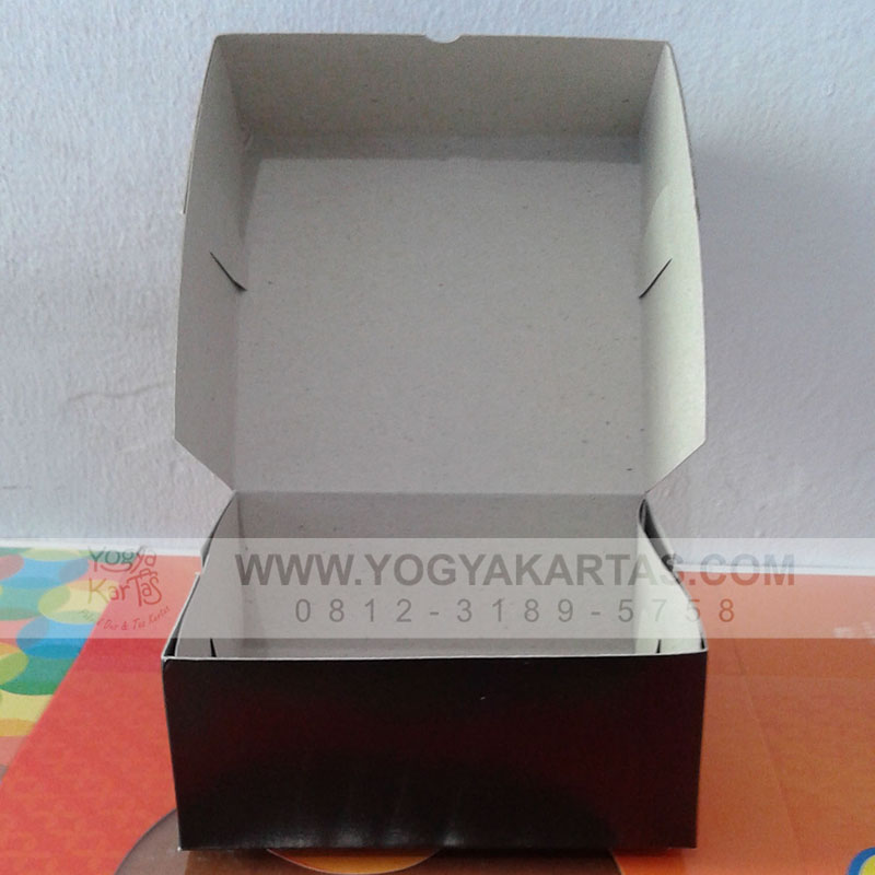 Kemasan-Kertas_yogyakartas.com_Dus_Roti_31.jpg