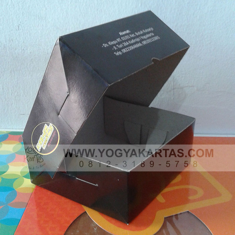Kemasan-Kertas_yogyakartas.com_Dus_Roti_33.jpg