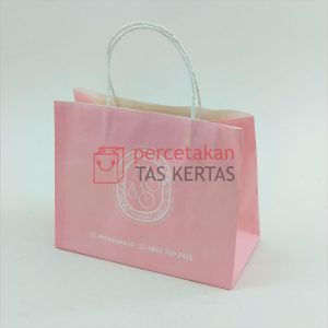 Paperbag Momo Cake