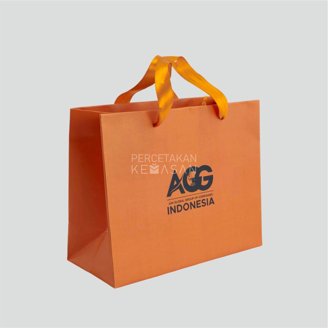 percetakan_tas_kertas_ paperbag ivory 26x12x21 AGG aim global group of campanies INDONESIA percetakan_tas_kertas_ paperbag ivory 26x12x21 AGG aim global group of campanies INDONESIA